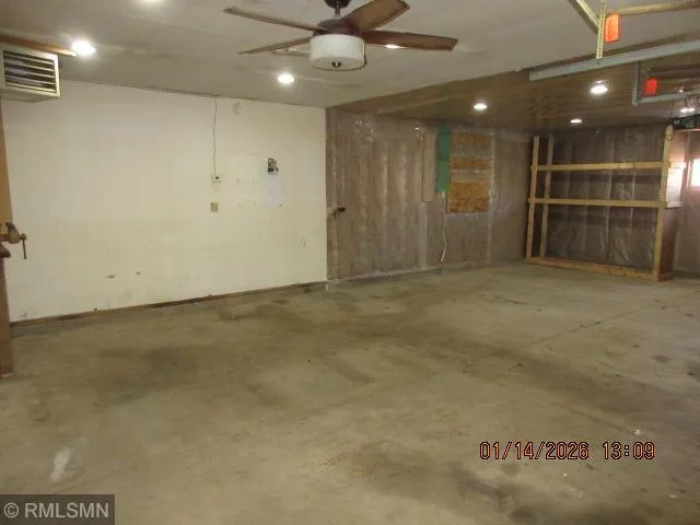 $142,000 | 618 7th Street Southwest, Willmar, MN 56201