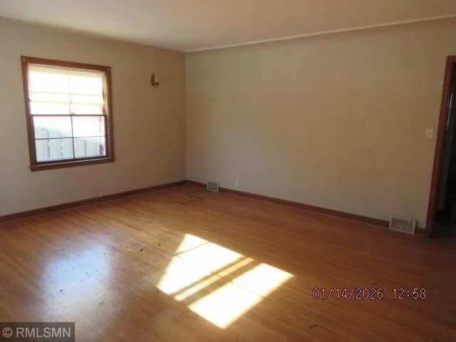 $142,000 | 618 7th Street Southwest, Willmar, MN 56201