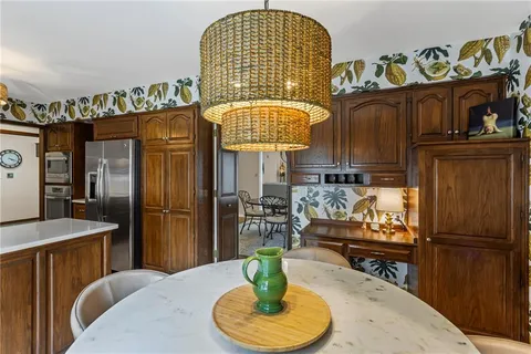 $625,000 | 11221 Granada Lane, Leawood, KS 66211