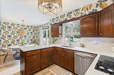 $625,000 | 11221 Granada Lane, Leawood, KS 66211