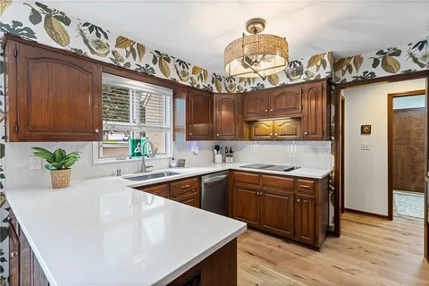 $625,000 | 11221 Granada Lane, Leawood, KS 66211