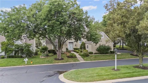 $625,000 | 11221 Granada Lane, Leawood, KS 66211