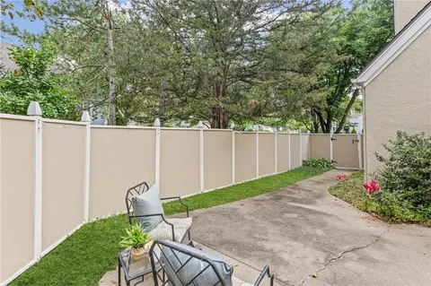 $625,000 | 11221 Granada Lane, Leawood, KS 66211