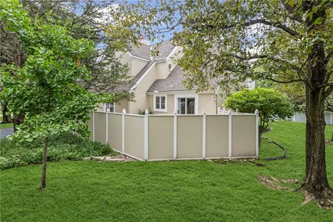 $625,000 | 11221 Granada Lane, Leawood, KS 66211