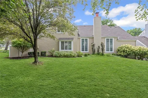 $625,000 | 11221 Granada Lane, Leawood, KS 66211