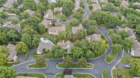 $625,000 | 11221 Granada Lane, Leawood, KS 66211