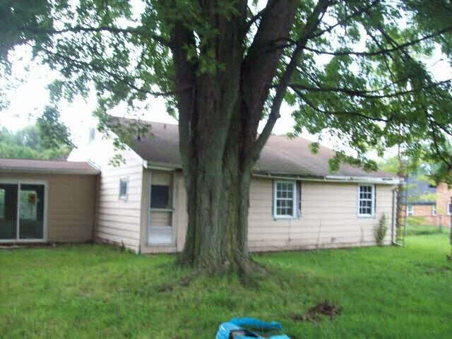 10068 Henry Road Maybee, MI 48159 - Photo 8 of 16 20373807-7.JPG