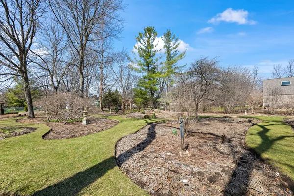 $650,000 | 108 North Wheeling Road, Prospect Heights, IL 60070