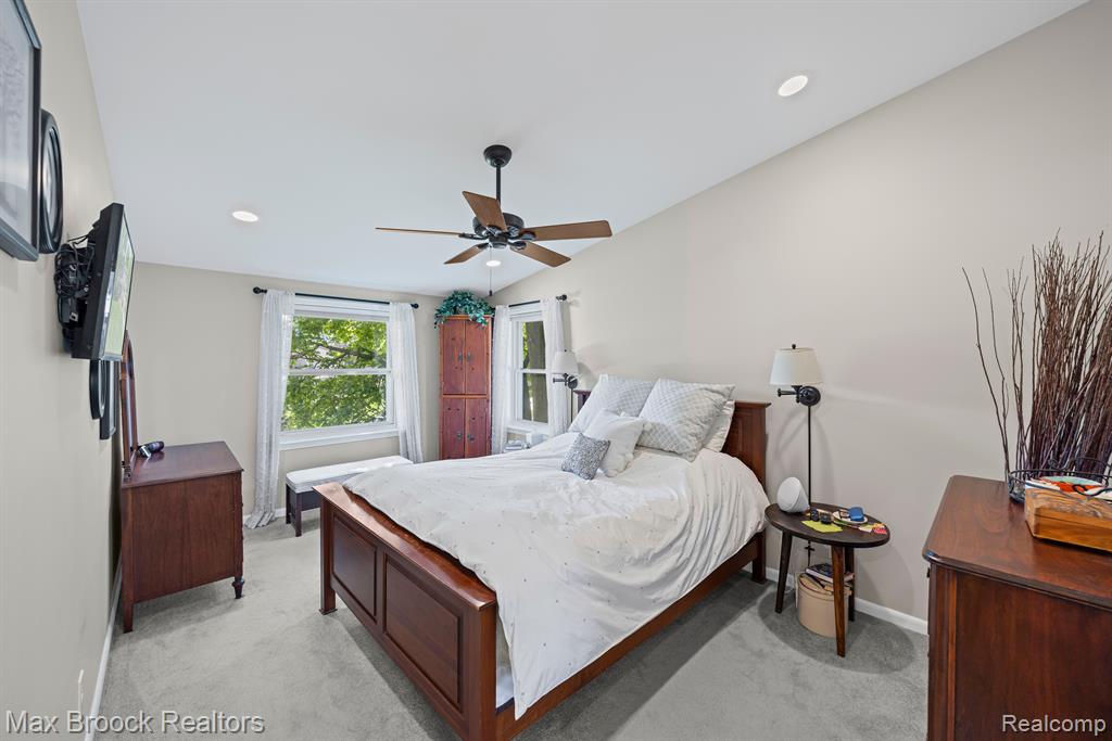 29884 Fox Grove Road Farmington Hills, MI 48334 - Photo 24 of 64