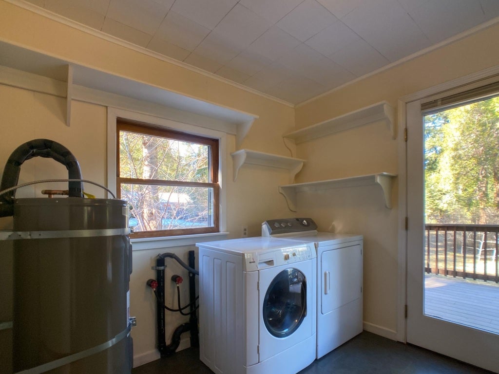 935 Davis Place Road Mount Shasta, CA 96067 - Photo 21 of 41 Gallery Image 21