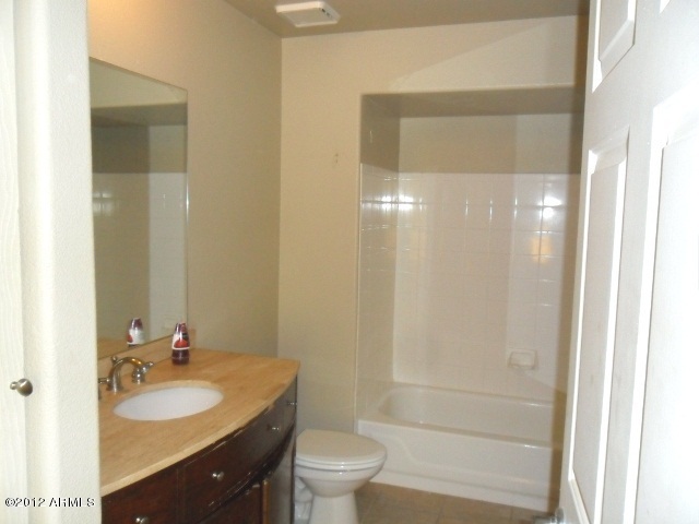 9990 North Scottsdale Road, Unit 2018 Paradise Valley, AZ 85253 - Photo 16 of 27 Bathroom