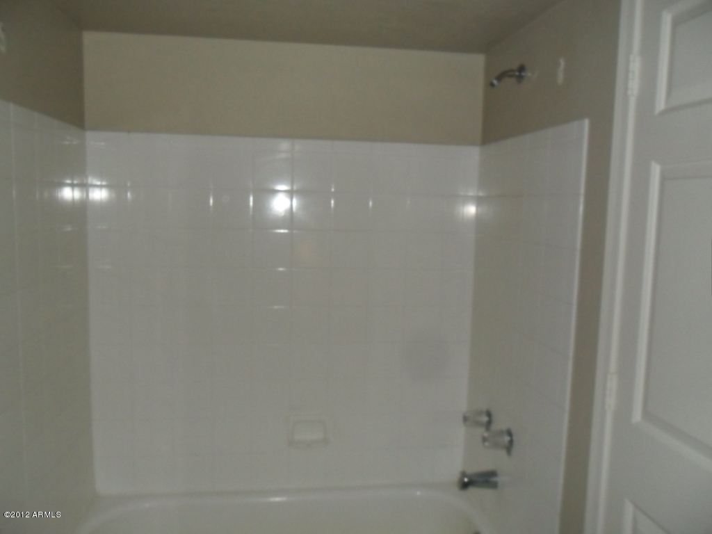 9990 North Scottsdale Road, Unit 2018 Paradise Valley, AZ 85253 - Photo 19 of 27 Shower