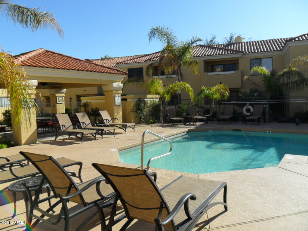 9990 North Scottsdale Road, Unit 2018 Paradise Valley, AZ 85253 - Photo 27 of 27 Community Pool