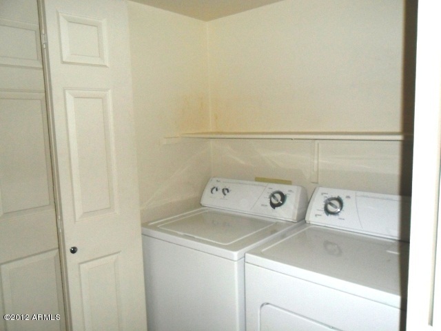 9990 North Scottsdale Road, Unit 2018 Paradise Valley, AZ 85253 - Photo 9 of 27 Full Size Washer & Dryer