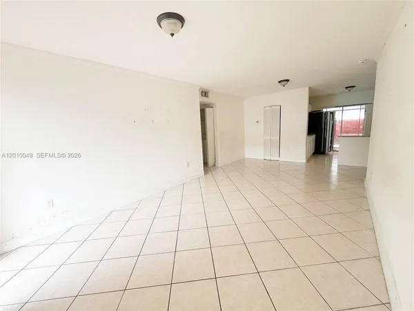 $3,000 | 11051 West Okeechobee Road, Unit 101, Hialeah, FL 33018