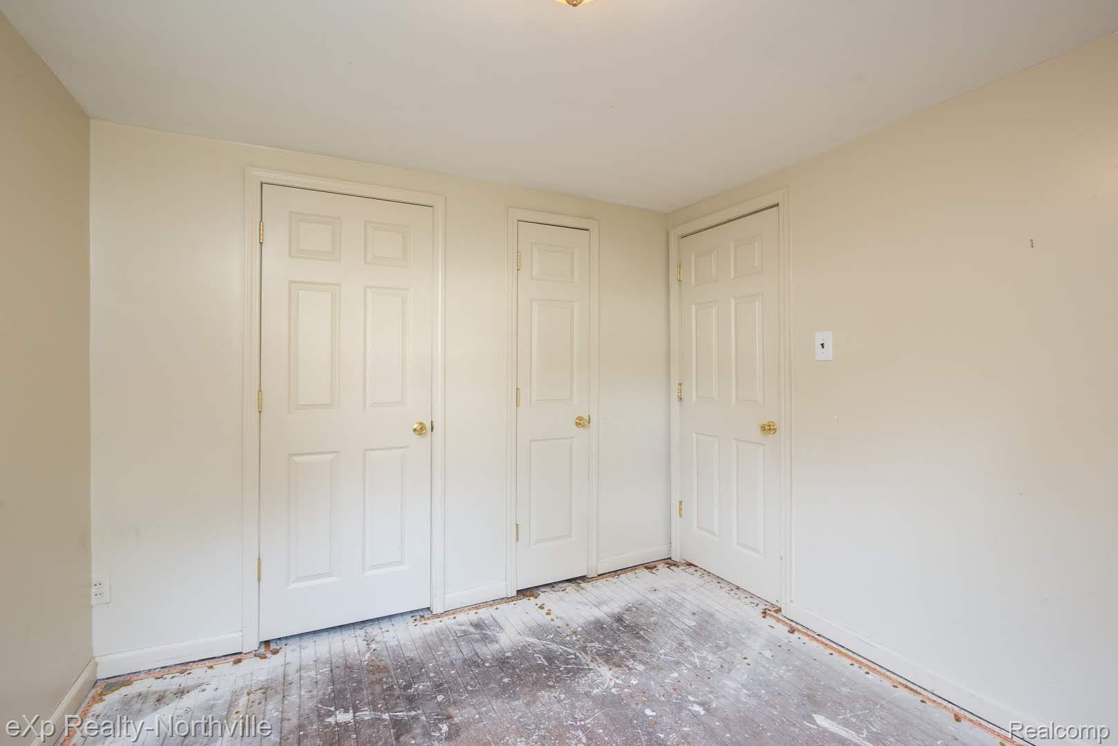 21730 Middlebelt Road Farmington, MI 48336 - Photo 23 of 27 DSC_2948-Edit.jpg