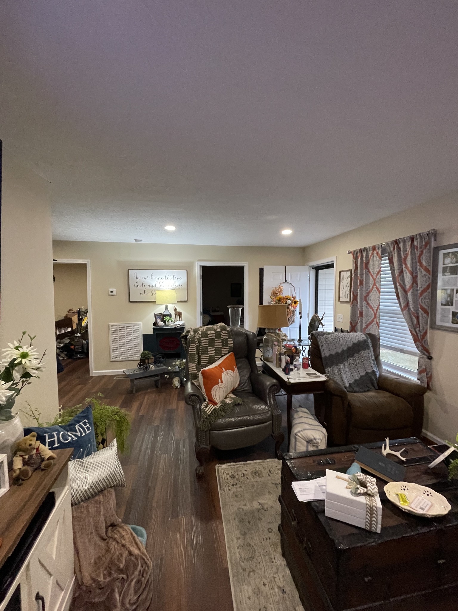 914 Freeman Street Lafayette, TN 37083 - Photo 12 of 12 a living room with furniture and a wooden floor