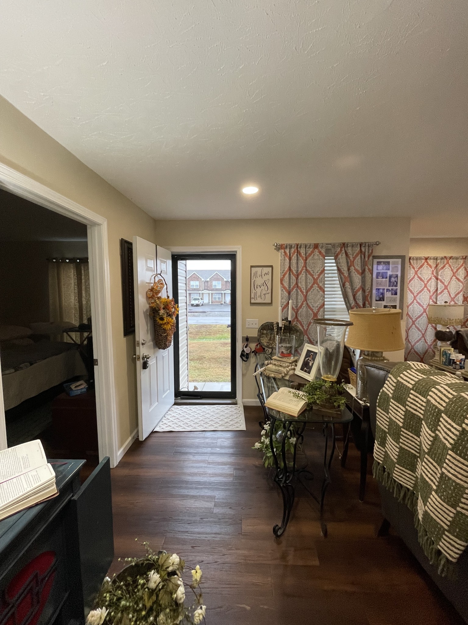 914 Freeman Street Lafayette, TN 37083 - Photo 3 of 12 a living room with furniture window and wooden floor