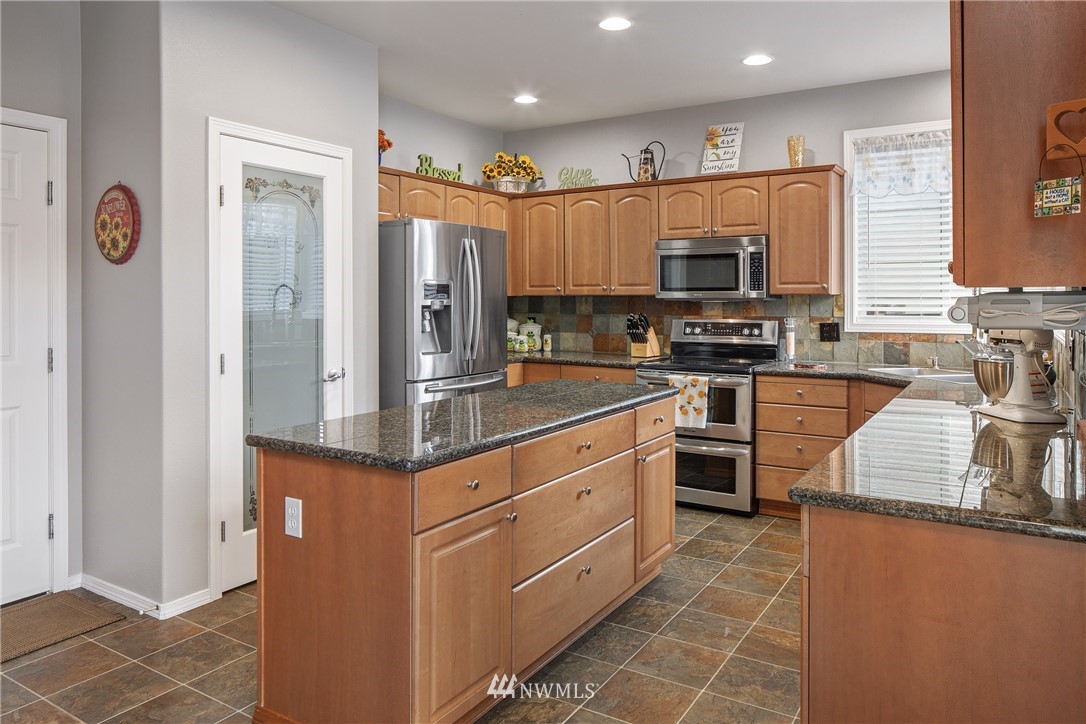 7069 Radius Loop Southeast Lacey, WA 98513 - Photo 8 of 31 Gallery Image 8