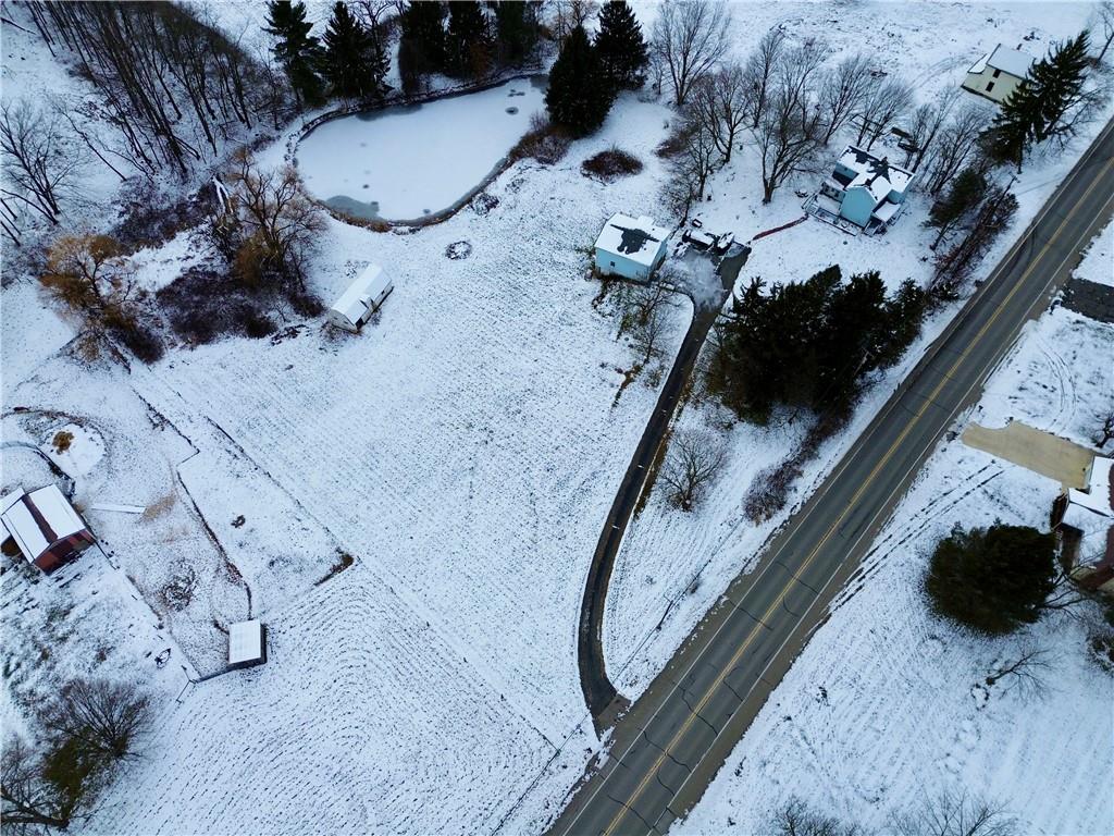 3758 Ellwood Road New Castle, PA 16101 - Photo 6 of 33 a view of living room
