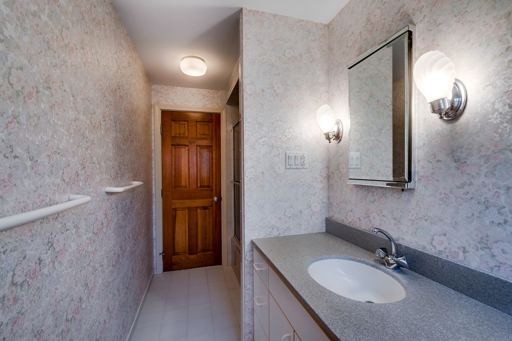 55 Cliff Road Waltham, MA 02452 - Photo 15 of 27 Gallery Image 15