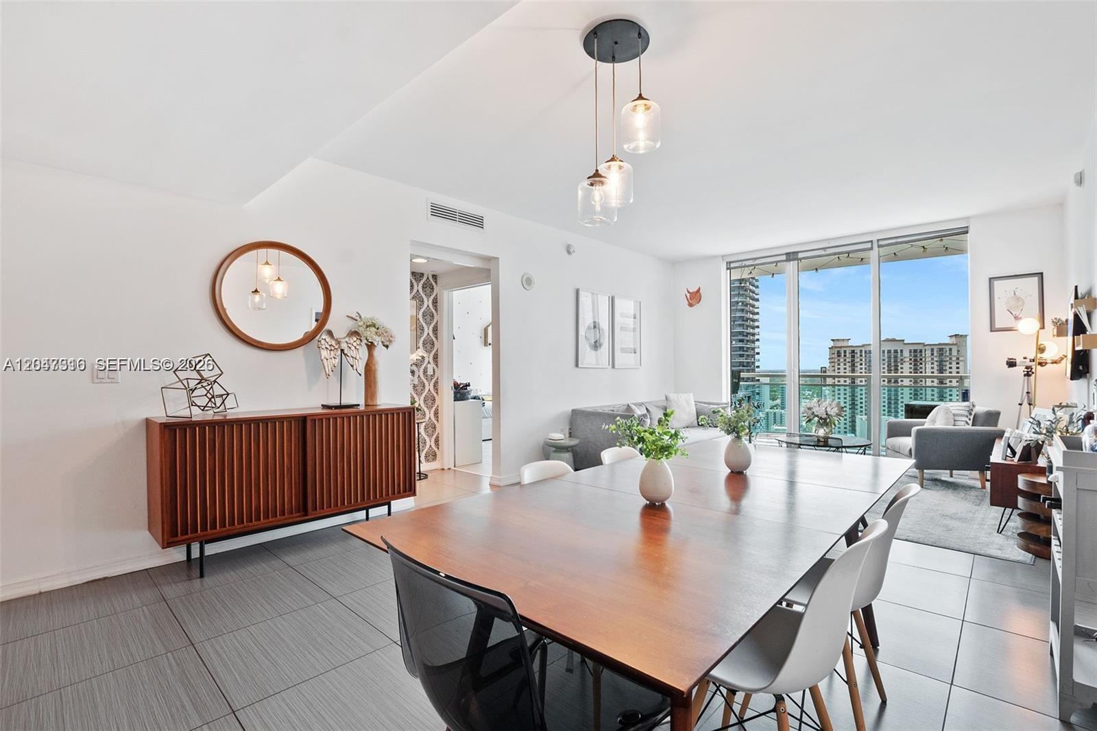 951 Brickell Avenue, Unit 3207 Miami, FL 33131 - Photo 10 of 18
