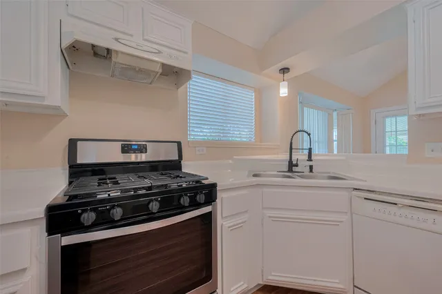 $1,785 | 15827 Beechnut Street, Houston, TX 77083