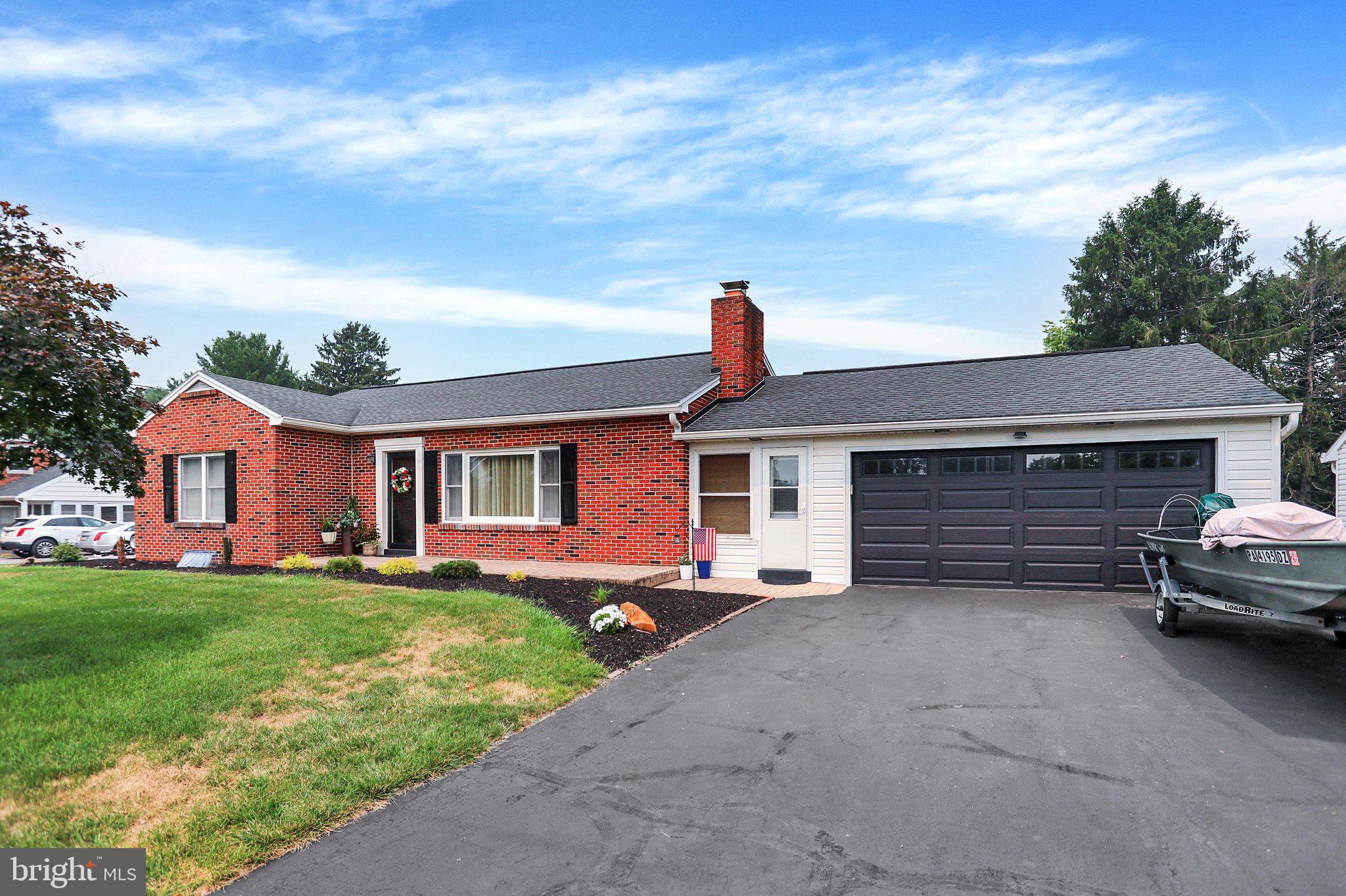 214 Ridge Hill Road Mechanicsburg, PA 17050 - Photo 2 of 45 Gallery Image 2