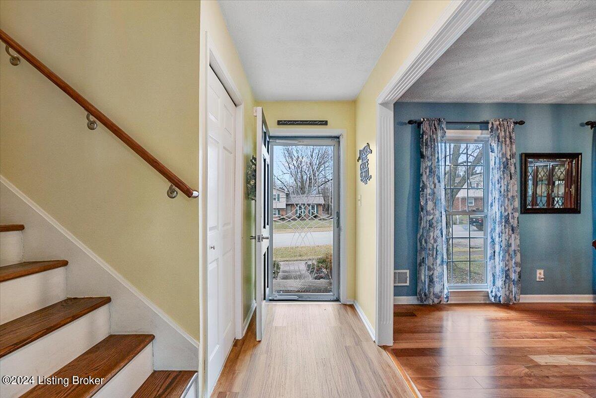 10113 St Rene Road Louisville, KY 40299 - Photo 2 of 51 Entry