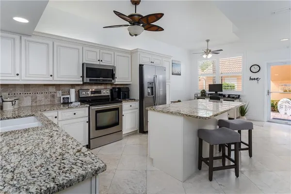 $429,900 | 6760 Beach Resort Drive, Unit 5, Naples, FL 34114