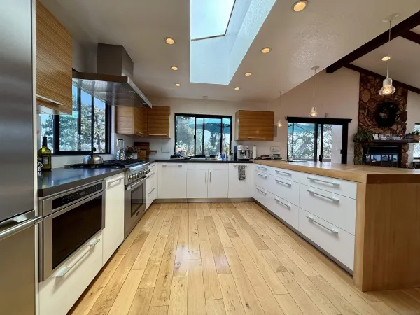 $9,500 | 4221 Hill San Diego Ca, San Diego, CA 92106