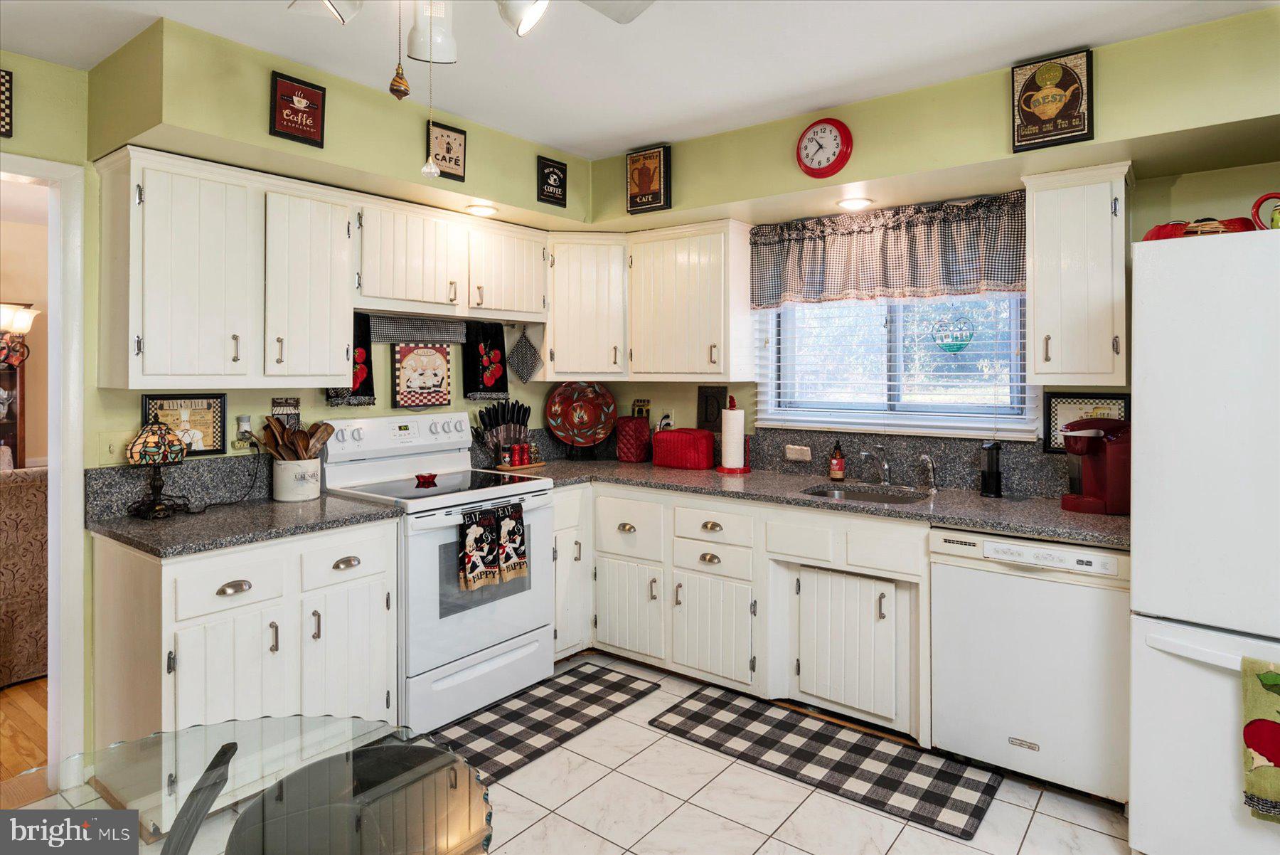 374 Dutch Ship Road Pasadena, MD 21122 - Photo 8 of 38 Gallery Image 8