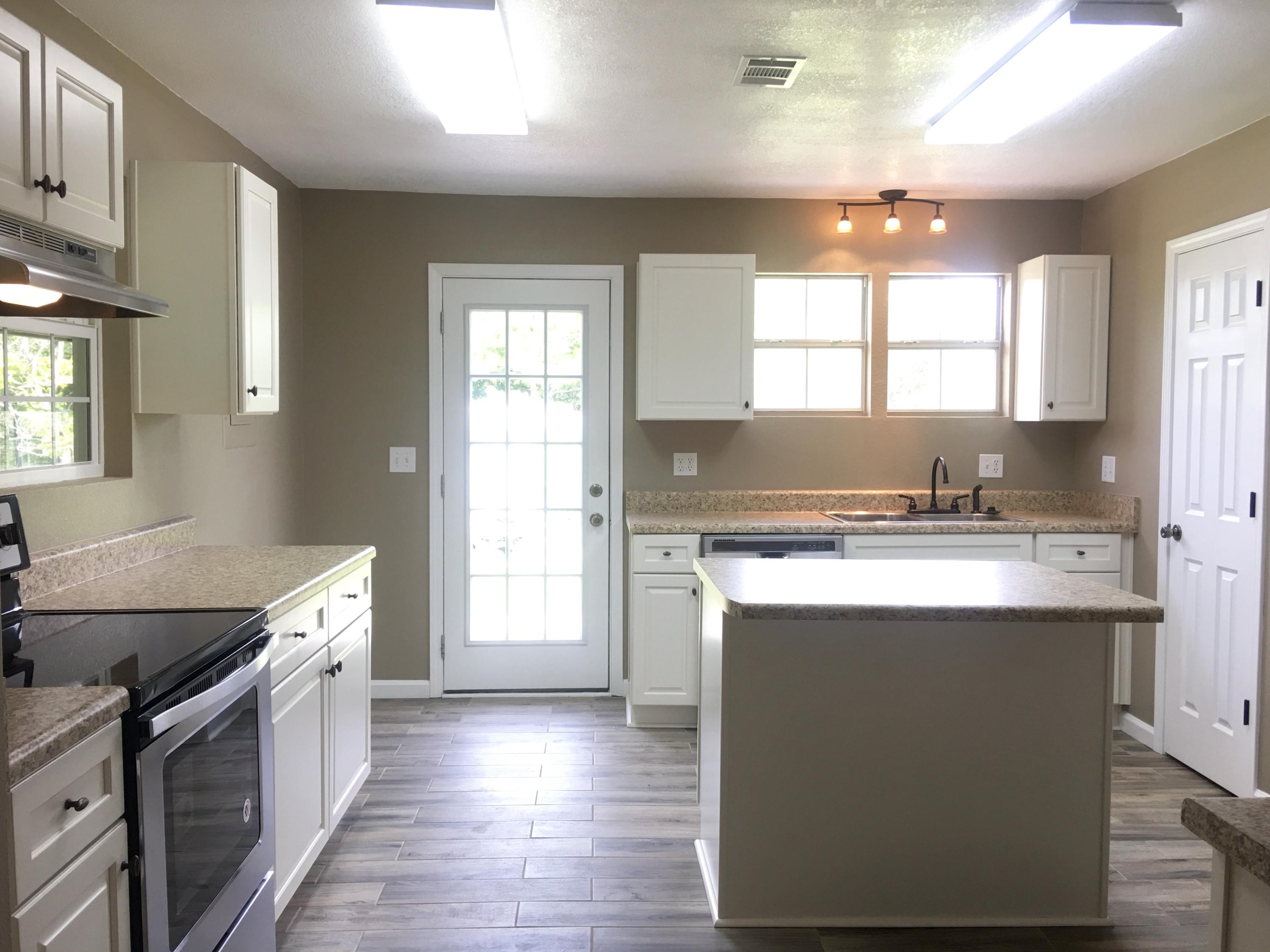4135 Randi Road Crestview, FL 32539 - Photo 7 of 15 Gallery Image 7