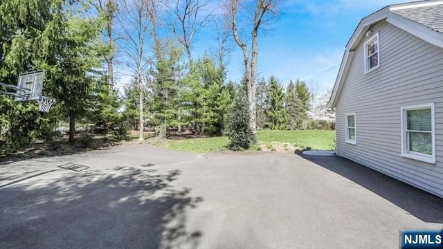 202 Chestnut Ridge Road Saddle River, NJ 07458 - Photo 43 of 50