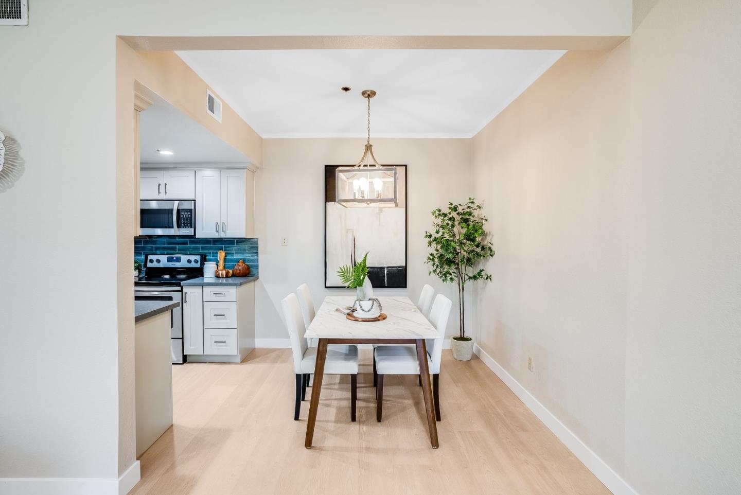 22330 Homestead Road, Unit 117 Cupertino, CA 95014 - Photo 6 of 25 Gallery Image 6