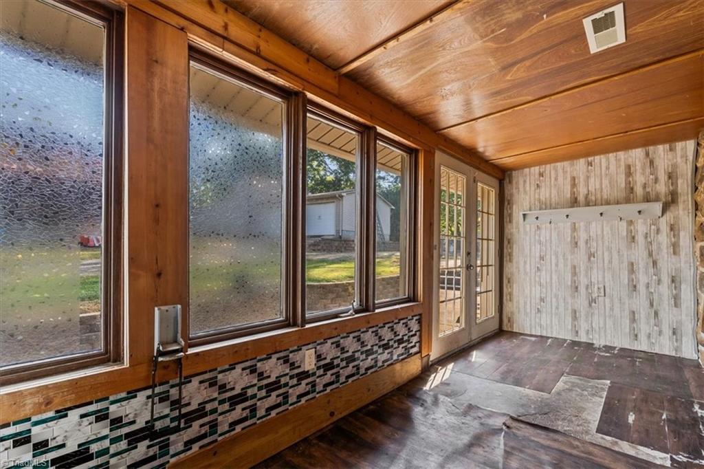 907 Irvin Farm Road Reidsville, NC 27320 - Photo 5 of 48 Enclosed porch