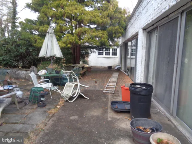 a view of a street view