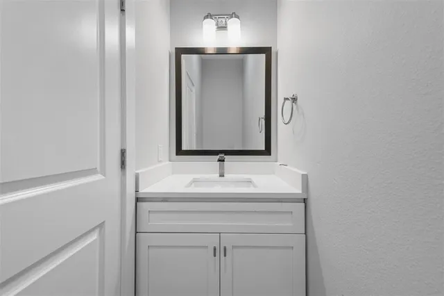 $2,400 | 2505 Birmingham Avenue, Dallas, TX 75215