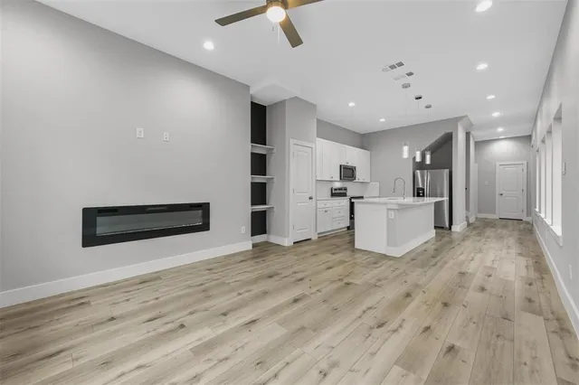 $2,400 | 2505 Birmingham Avenue, Dallas, TX 75215