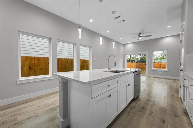 $2,400 | 2505 Birmingham Avenue, Dallas, TX 75215