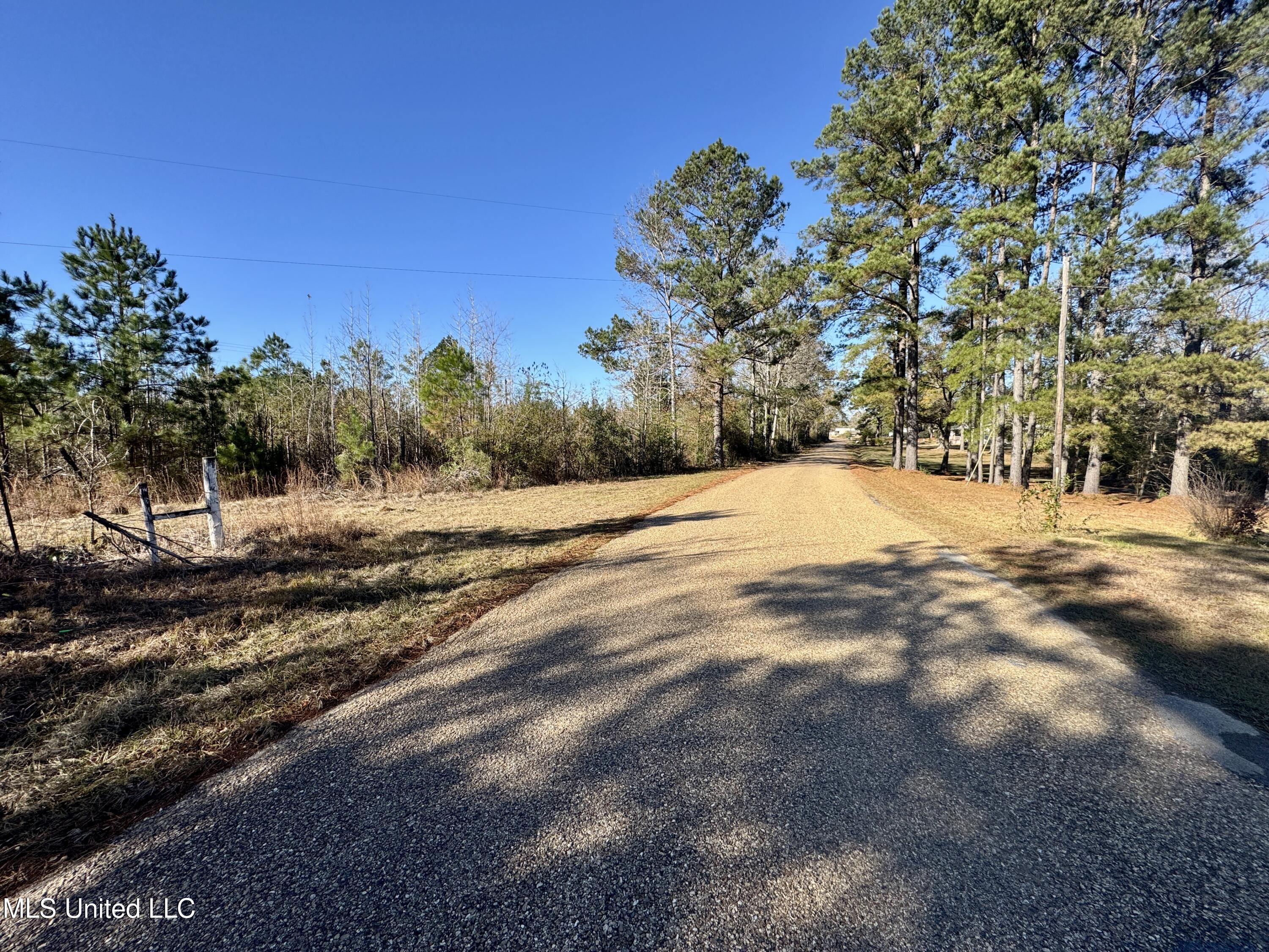 3005 Zetus Road Northwest Brookhaven, MS 39601 - Photo 2 of 21 B0732421-4751-46E4-A7D4-A454EC980DF8_1_2
