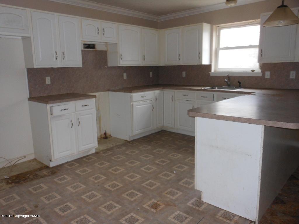 196 Granite Road Long Pond, PA 18334 - Photo 2 of 16 Kitchen