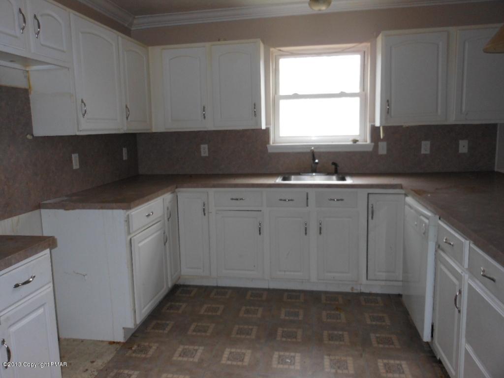 196 Granite Road Long Pond, PA 18334 - Photo 3 of 16 Kitchen