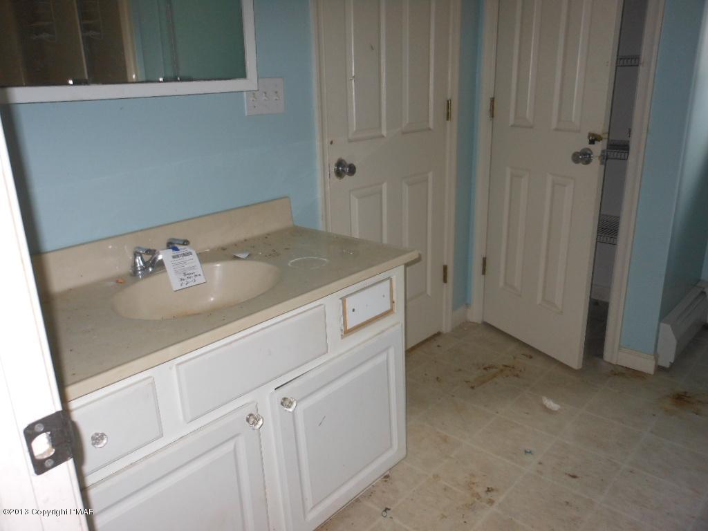 196 Granite Road Long Pond, PA 18334 - Photo 10 of 16 Bathroom