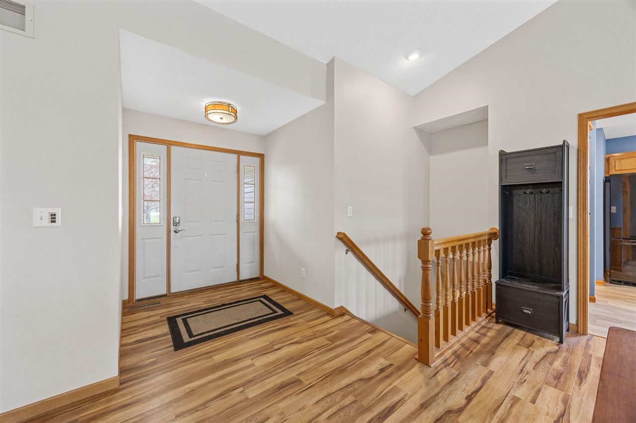 2528 Quincy Road Northeast Solon, IA 52333 - Photo 3 of 43 Gallery Image 3