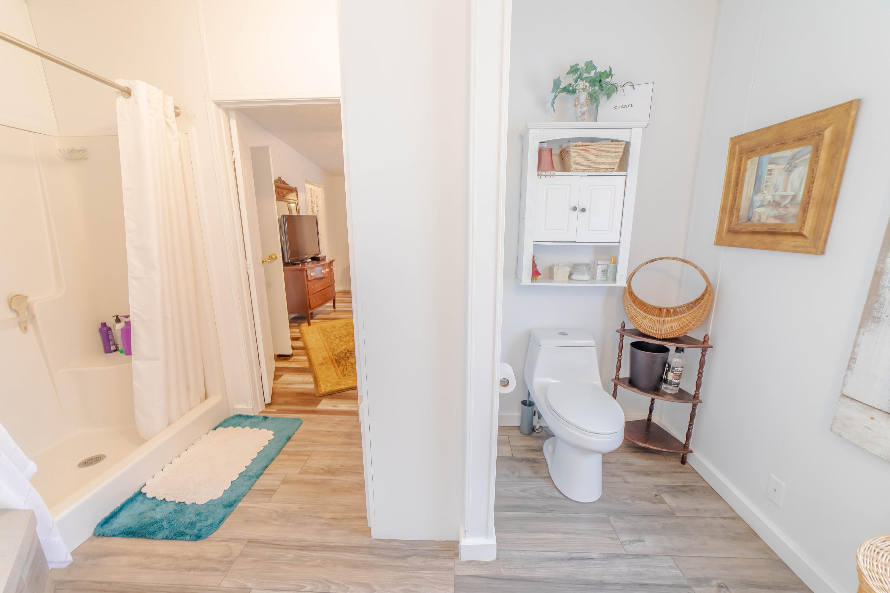 12302 Highway 441 Okeechobee, FL 34974 - Photo 30 of 63 a view of an entryway with wooden floor