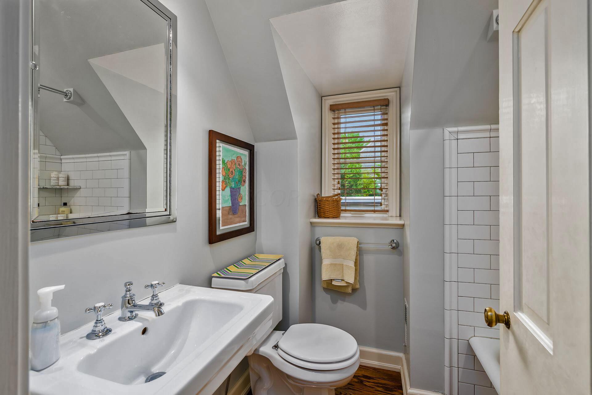 180 Ashbourne Road Columbus, OH 43209 - Photo 39 of 62 Suite 4