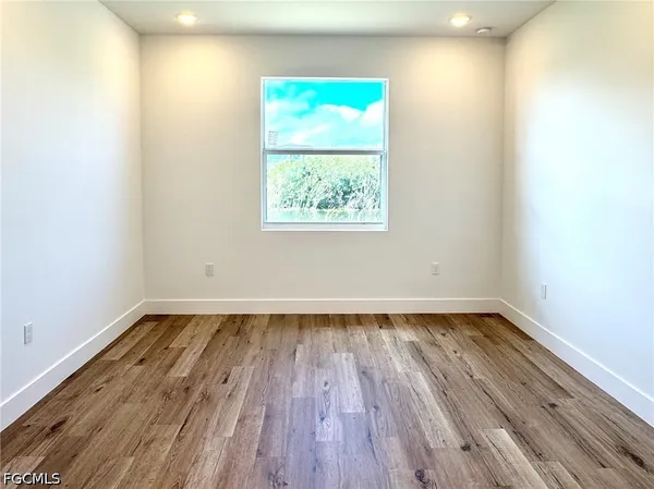 $2,300 | 2914 Southwest 5th Street, Cape Coral, FL 33991