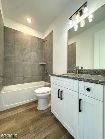 $2,300 | 2914 Southwest 5th Street, Cape Coral, FL 33991