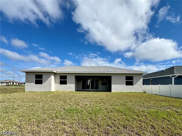 $2,300 | 2914 Southwest 5th Street, Cape Coral, FL 33991